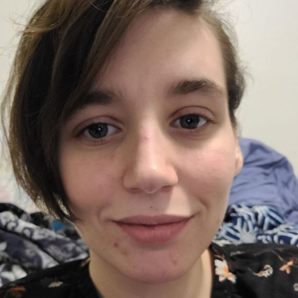 Meet your Posher, Bree - Picture 1 of 1